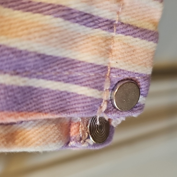 Gloria Vanderbilt Purple and Cream Striped Fabric Capri - Picture 9 of 12